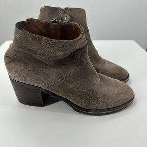Gentle Souls Slouchy Booties Brown Suede Zipper Chunky Heel Womens 9